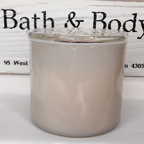 BATH & BODY WORKS 'FIRESIDE' 3~WICK SCENTED CANDLE DECORATIVE IRIDESCENT TOP - Picture 3 of 9
